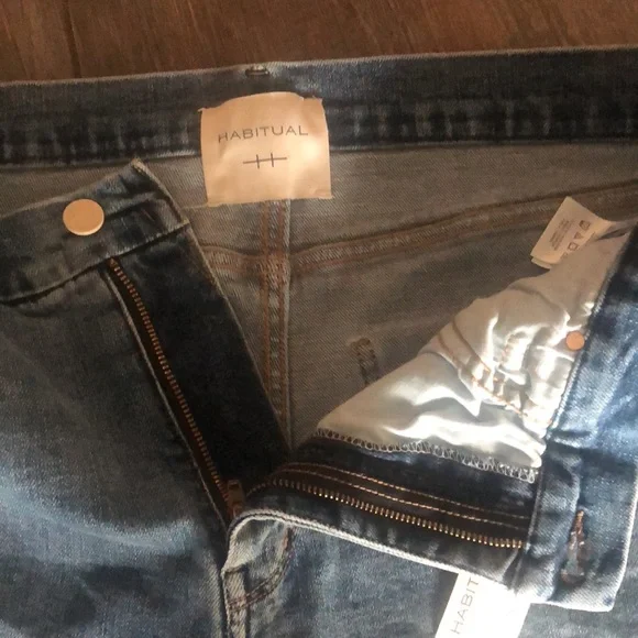 NWT Habitual Jean Shorts - Picture 3 of 10